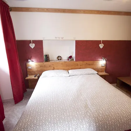 Arvinei Hotel apartamentowy Malesco